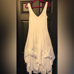 White V-Neck Tiered Ruffled 100% Cotton Dress
Baba brand
Size L